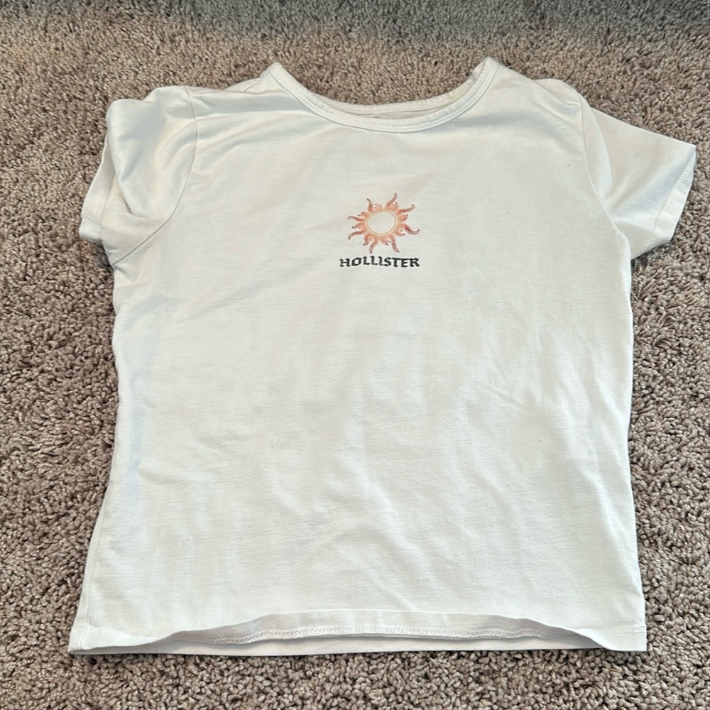 Hollister graphic tee size medium see back pic